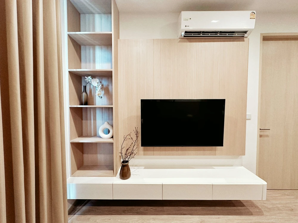 Noble State 39 for rent, spacious room, lots of usable space, decorated in a cool tone, good location, beautiful view, reserve now.