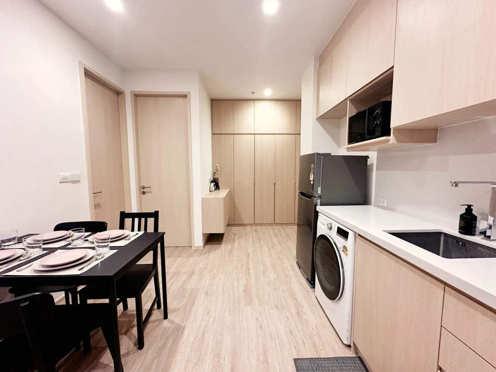 Noble State 39 for rent, spacious room, lots of usable space, decorated in a cool tone, good location, beautiful view, reserve now.