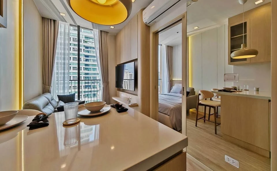 For rent: Noble State 39, 24th floor, very high, beautifully decorated with built-in furniture, Muji Muji style. Book now and you won't be disappointe