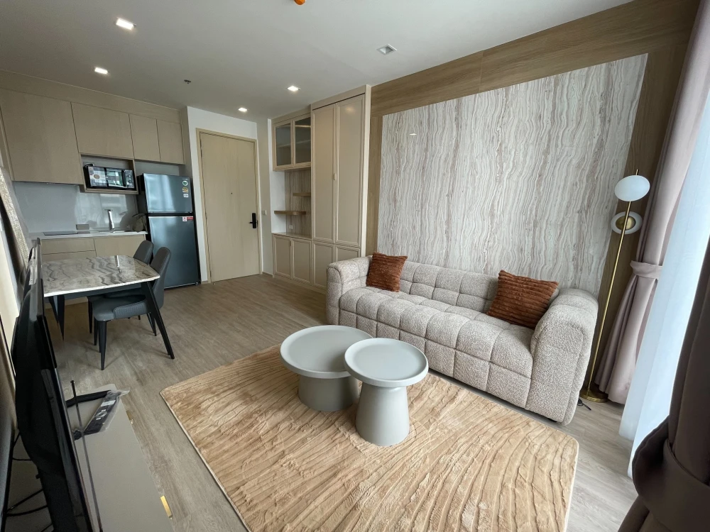 Noble State 39 for rent, high floor, ready to move in, built-in furniture inside the room, hurry and reserve now!!!