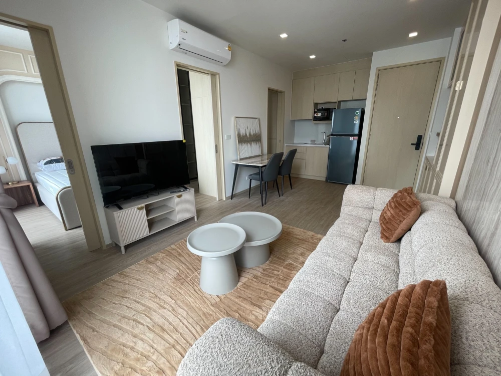 Noble State 39 for rent, high floor, ready to move in, built-in furniture inside the room, hurry and reserve now!!!