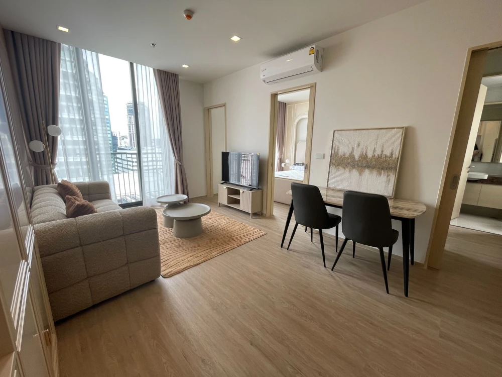 Noble State 39 for rent, high floor, ready to move in, built-in furniture inside the room, hurry and reserve now!!!