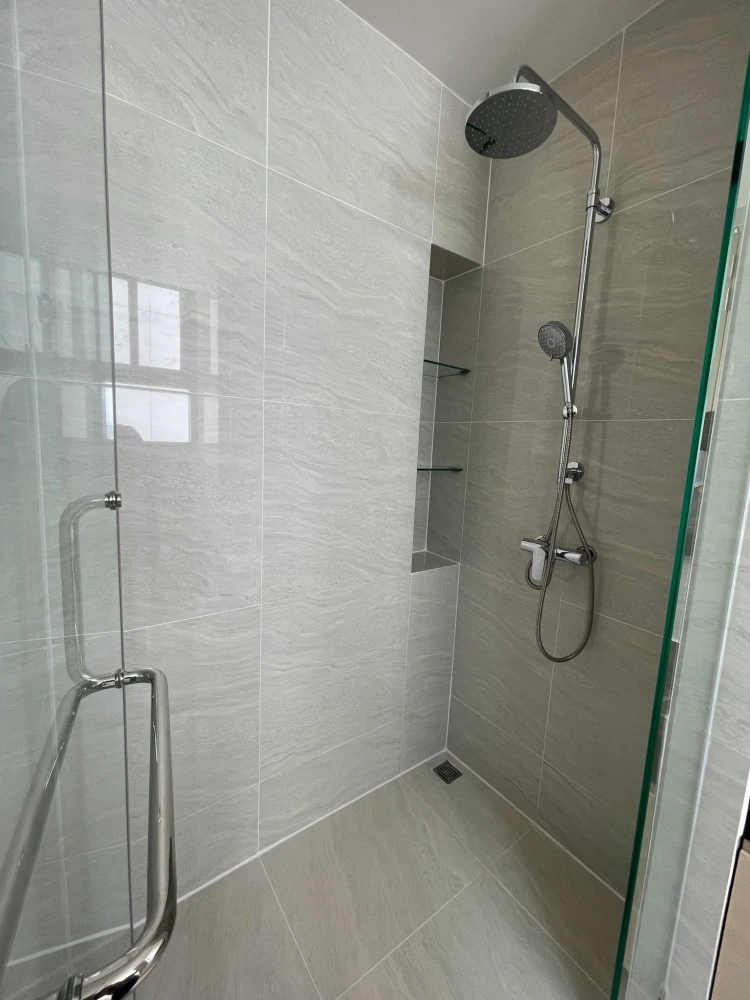 Noble State 39 for rent, high floor, ready to move in, built-in furniture inside the room, hurry and reserve now!!!