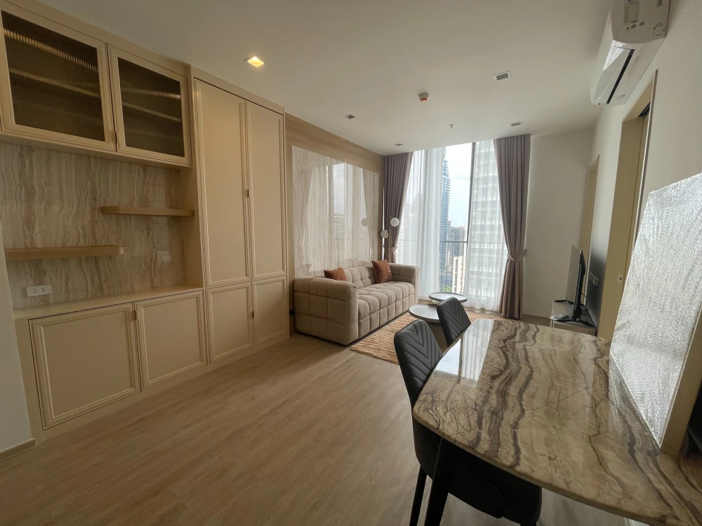 Noble State 39 for rent, high floor, ready to move in, built-in furniture inside the room, hurry and reserve now!!!
