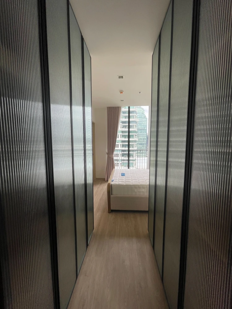 Noble State 39 for rent, high floor, ready to move in, built-in furniture inside the room, hurry and reserve now!!!