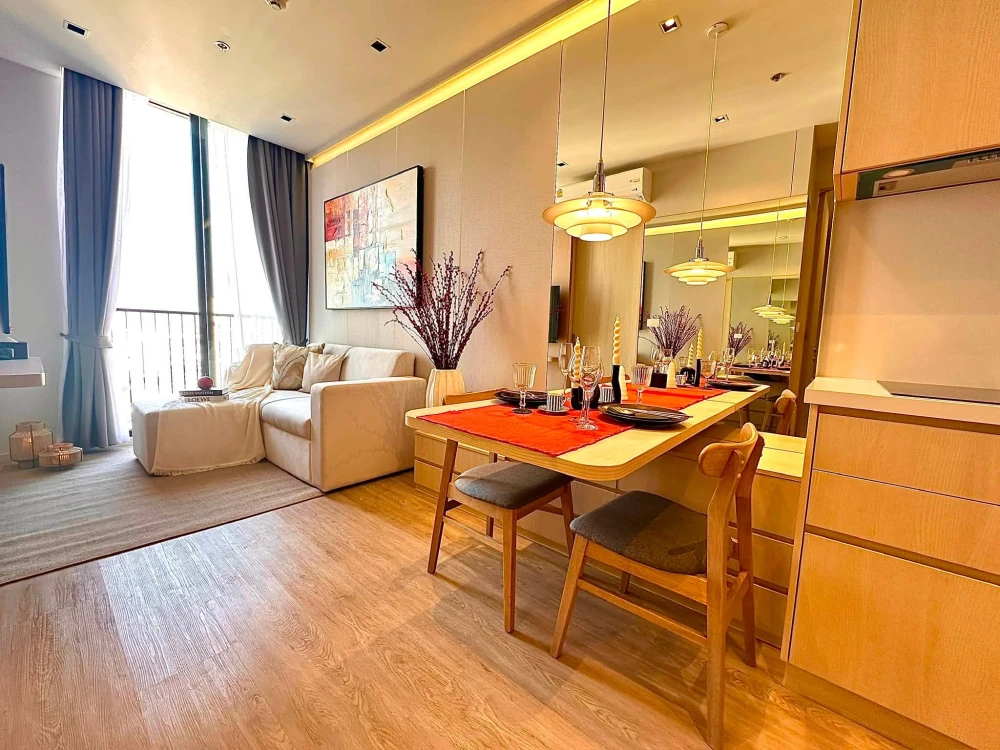 For rent: Noble State 39, very high floor, beautiful unblocked view, stylish and well-decorated, a must-have!