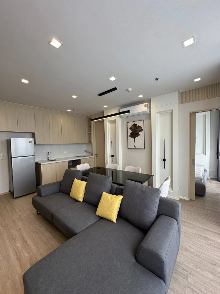 Noble State 39 for rent, beautifully decorated room, fully furnished, complete with electrical appliances, just bring your own luggage and move in. Do