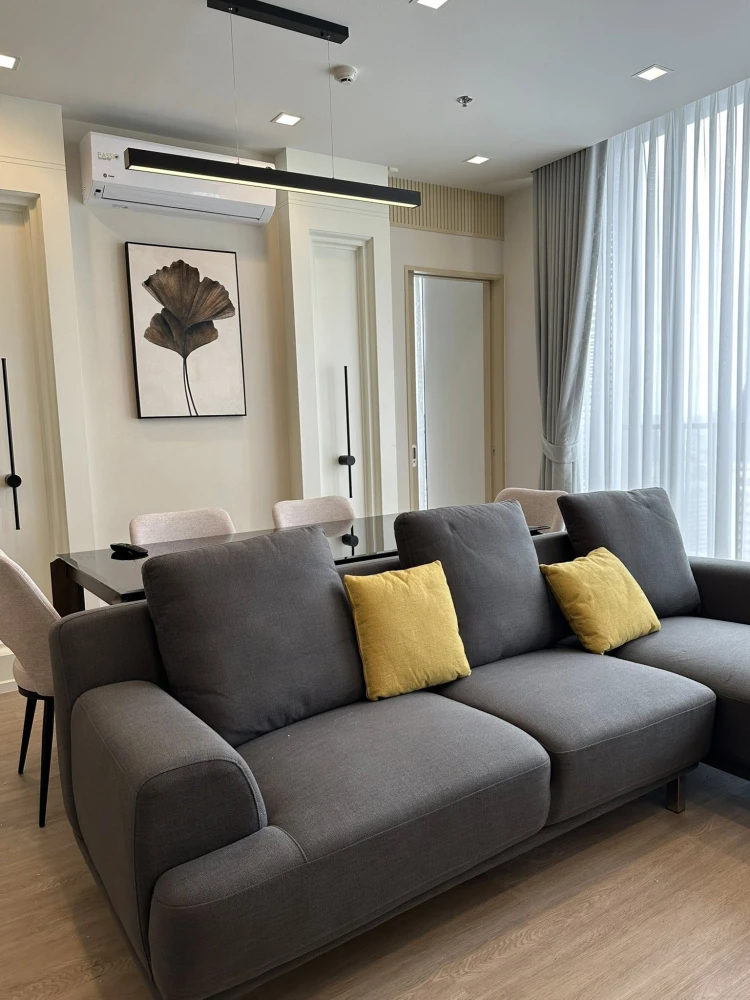 Noble State 39 for rent, beautifully decorated room, fully furnished, complete with electrical appliances, just bring your own luggage and move in. Do