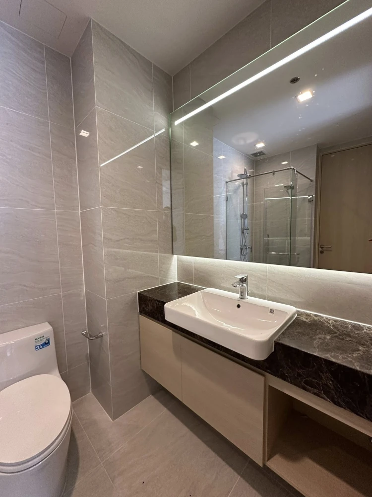 Noble State 39 for rent, beautifully decorated room, fully furnished, complete with electrical appliances, just bring your own luggage and move in. Do