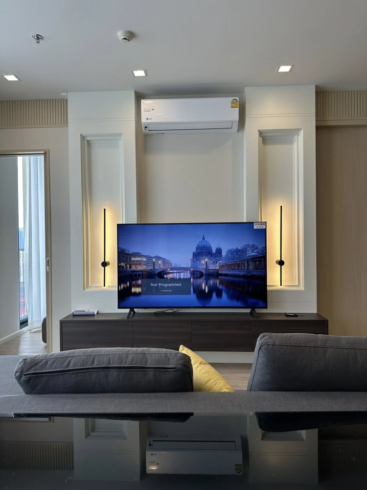 Noble State 39 for rent, beautifully decorated room, fully furnished, complete with electrical appliances, just bring your own luggage and move in. Do