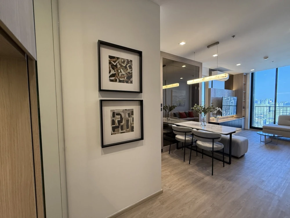 For rent: Noble State 39, beautifully decorated and fully furnished with high-quality built-in furniture, spacious living area. Book now!