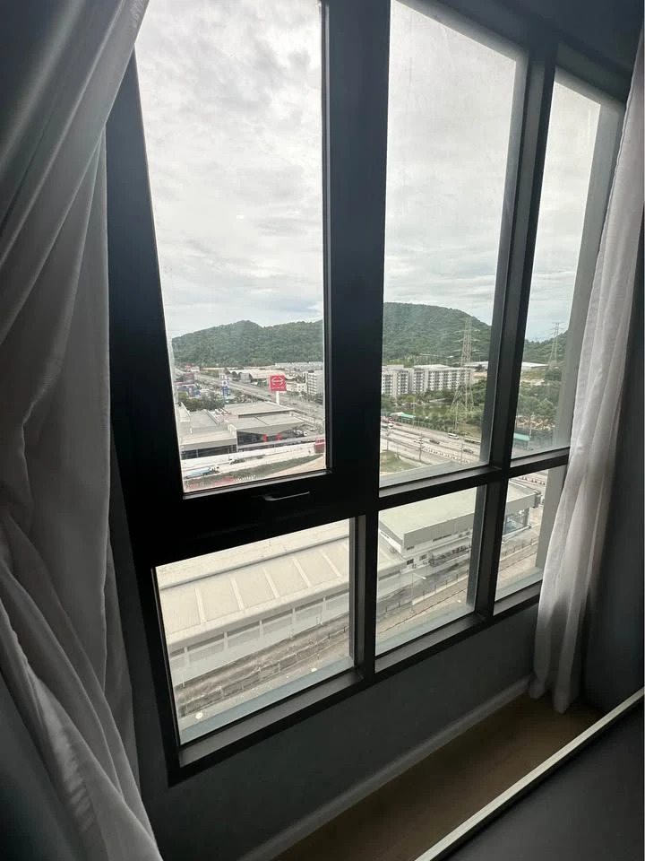 For rent: Notting Hill Leamchabang, 1 bedroom, 1 bathroom, 16th floor, good location, convenient transportation, don't miss it.