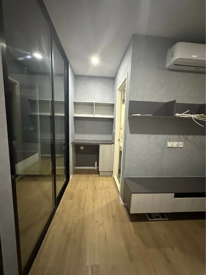 For rent: Notting Hill Leamchabang, 1 bedroom, 1 bathroom, 16th floor, good location, convenient transportation, don't miss it.