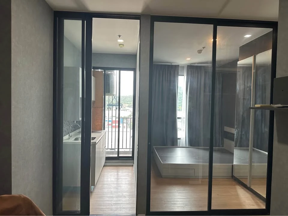 For rent: Notting Hill Leamchabang, 1 bedroom, 1 bathroom, 16th floor, good location, convenient transportation, don't miss it.