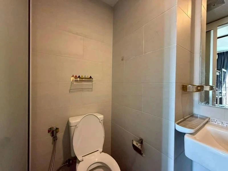 2-bedroom apartment for rent at Notting Hill Leamchabang. Fully furnished and ready to move in. Book now!