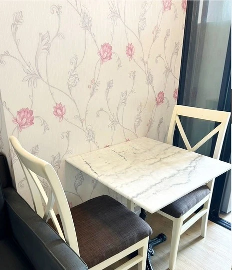 For rent: Notting Hill Leamchabang, 12th floor unit. High-quality wallpaper and fully furnished. Book now!