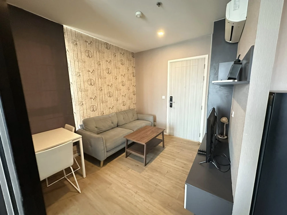 For rent: Notting Hill Leamchabang, high floor unit, fully furnished with all amenities. Book now!