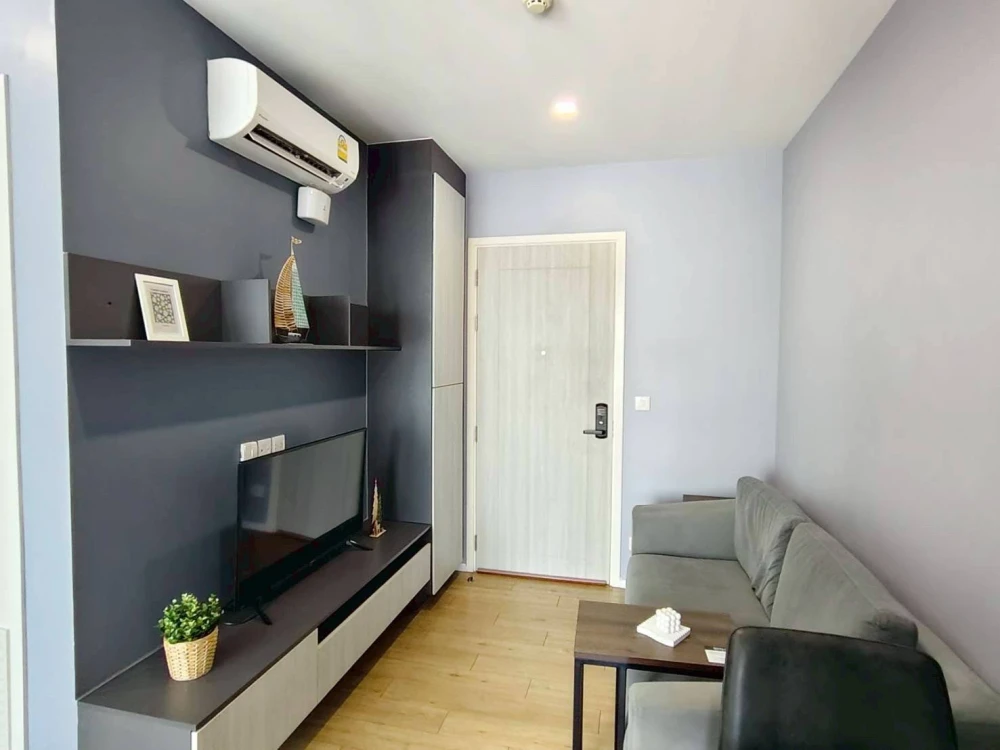 For rent: Notting Hill Leamchabang. A lovely room with beautiful city views from a high floor. Great location. Don't miss out!