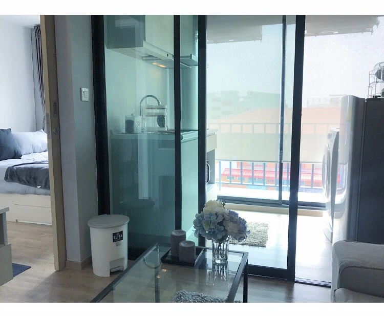 For rent, Notting hill pahol kaset, new room, luxurious decoration, soft bed, focus on sleeping comfortably. If interested, hurry up.