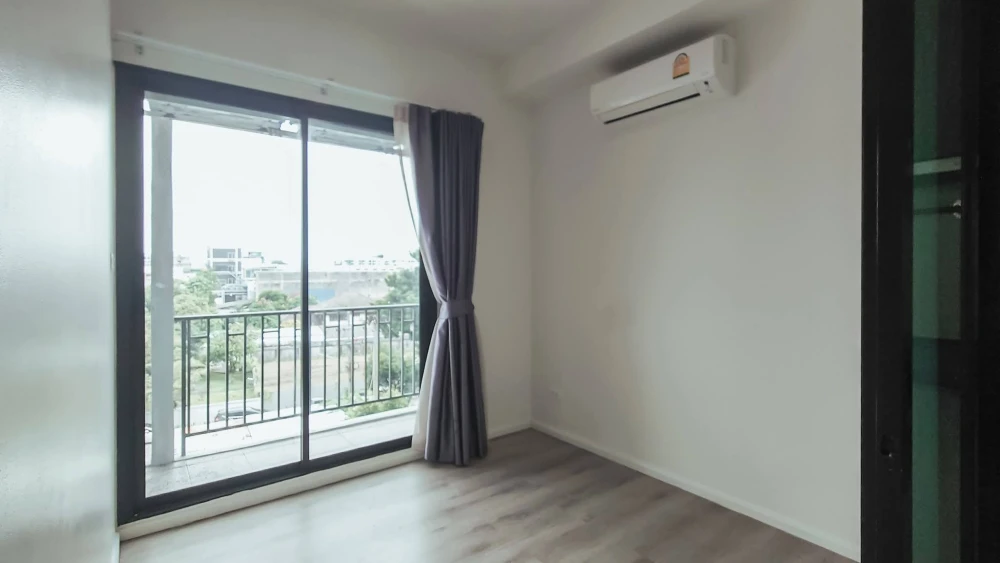For rent: Notting Hill Sukhumvit 105. Nice, spacious apartment with full furnishings and an unobstructed view. Book now!
