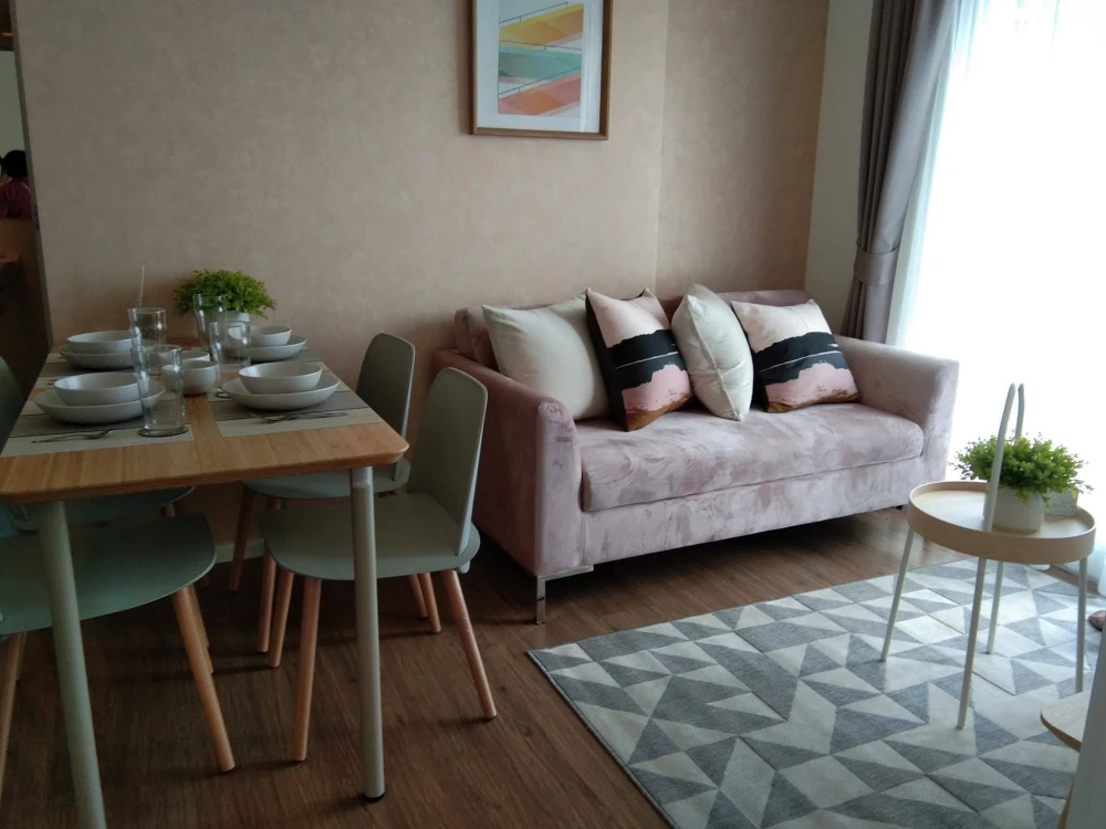 For rent: Notting Hill Sukhumvit – Praksa, 2 bedrooms, spacious living area, fully furnished. Book now!
