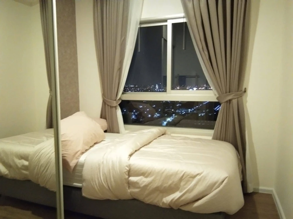 For rent: Notting Hill Sukhumvit – Praksa, 2 bedrooms, spacious living area, fully furnished. Book now!