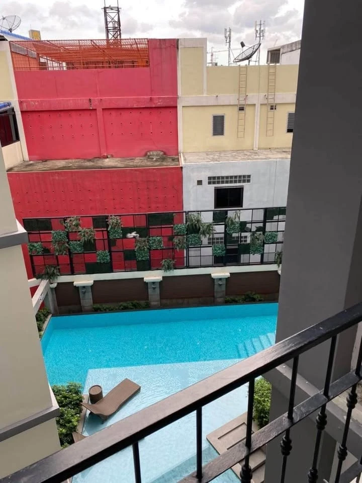 For rent: Notting Hill Tiwanon, swimming pool view, super chill atmosphere, great location, convenient transportation, hurry up and grab it!
