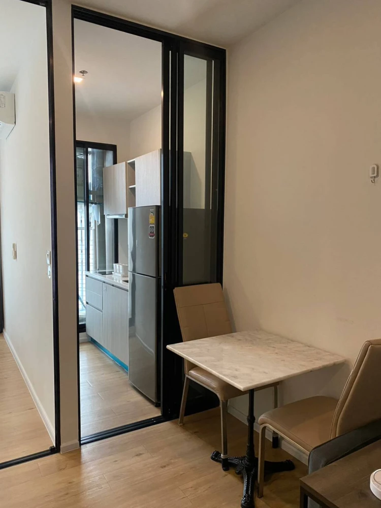 For rent: Notting Hill Laem Chabang-Sriracha. Room on the 8th floor, not next to the elevator, not next to the garbage room. Fully furnished. Hurry an