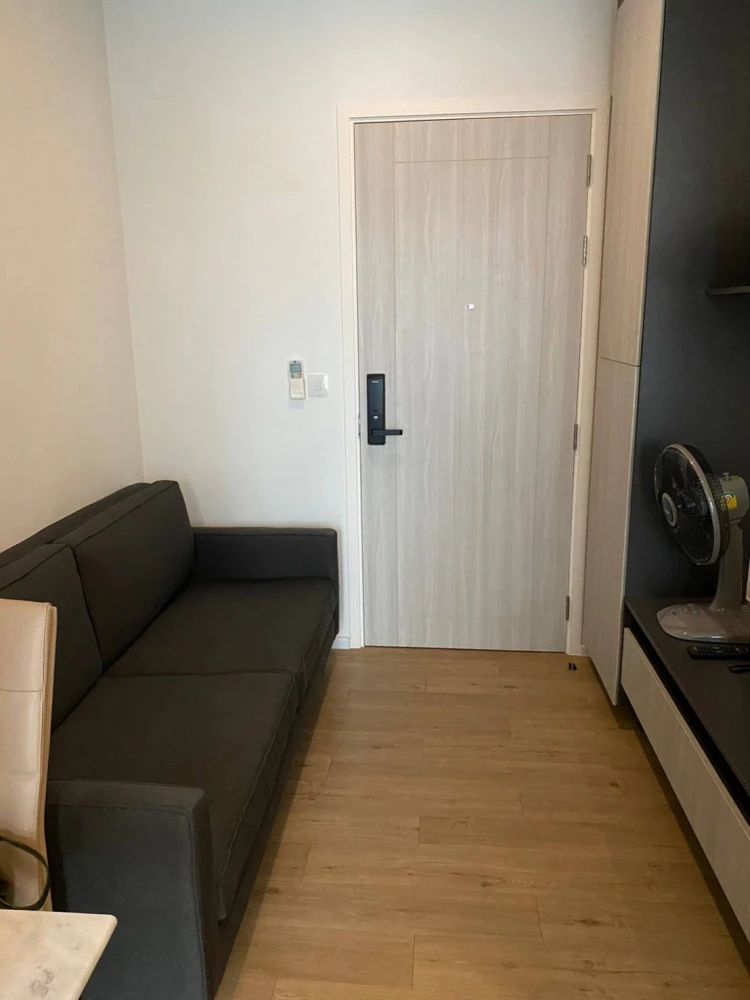 For rent: Notting Hill Laem Chabang-Sriracha. Room on the 8th floor, not next to the elevator, not next to the garbage room. Fully furnished. Hurry an