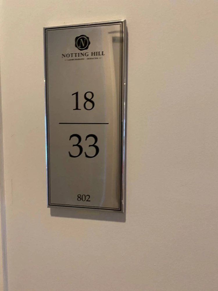 For rent: Notting Hill Laem Chabang-Sriracha. Room on the 8th floor, not next to the elevator, not next to the garbage room. Fully furnished. Hurry an