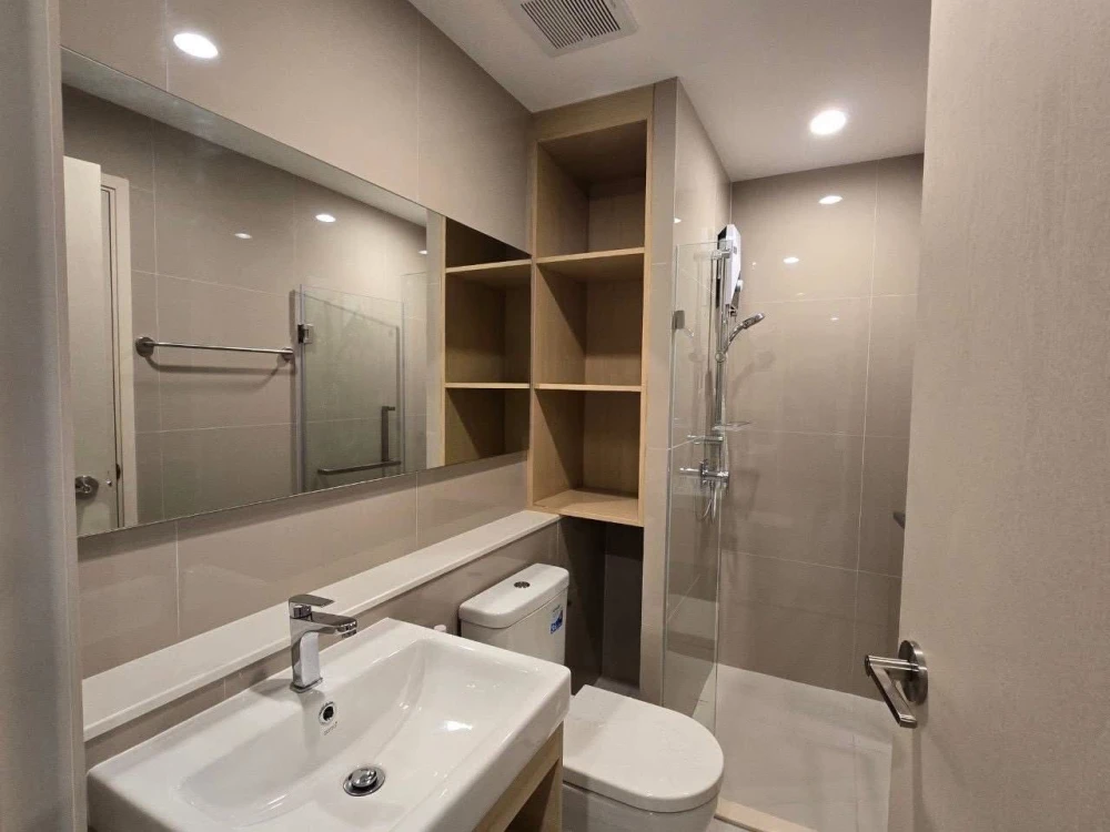 For rent: Nue Connex Condo Don Mueang. Spacious room with usable space. Convenient and complete here. Hurry and reserve now.