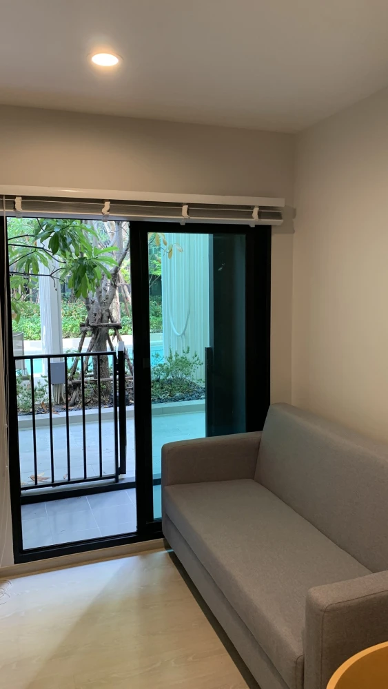 For rent: Nue Connex Condo Don Mueang, a lovely room, great location, convenient transportation, fully furnished. Reserve now!