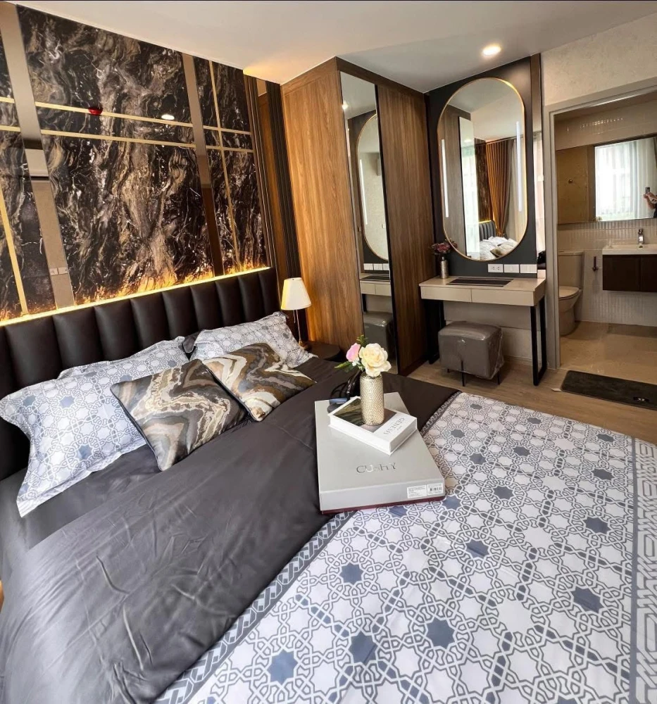 For rent: NUE CORE KHU KHOT STATION ~Modern Luxury~ Luxuriously decorated room with pool view. Book now!