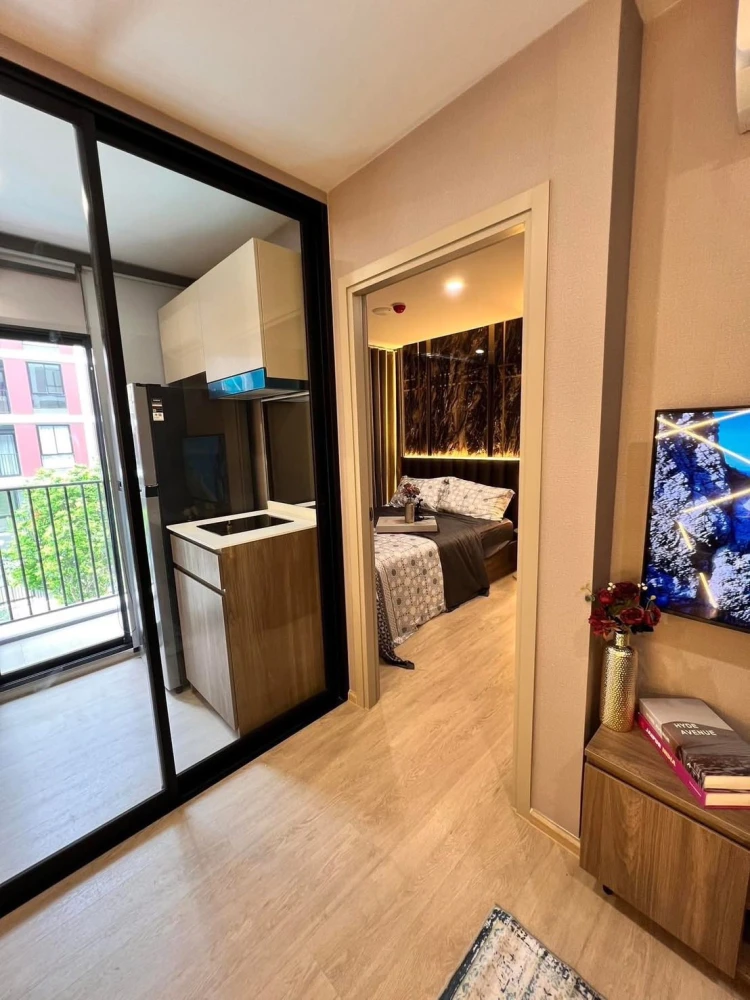 For rent: NUE CORE KHU KHOT STATION ~Modern Luxury~ Luxuriously decorated room with pool view. Book now!