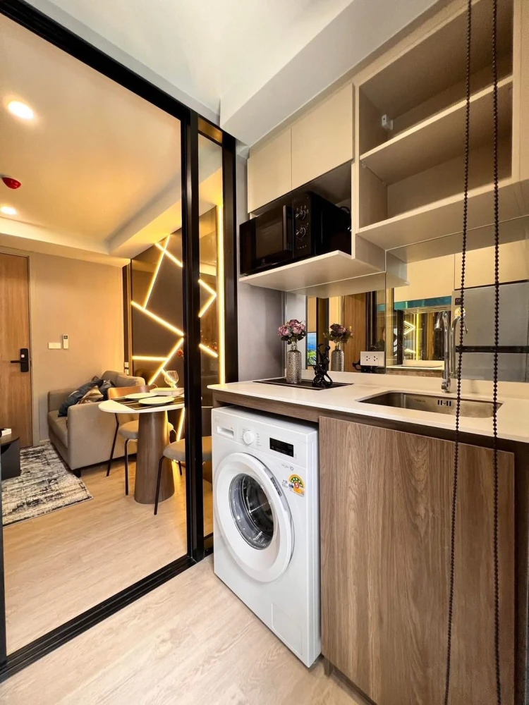 For rent: NUE CORE KHU KHOT STATION ~Modern Luxury~ Luxuriously decorated room with pool view. Book now!