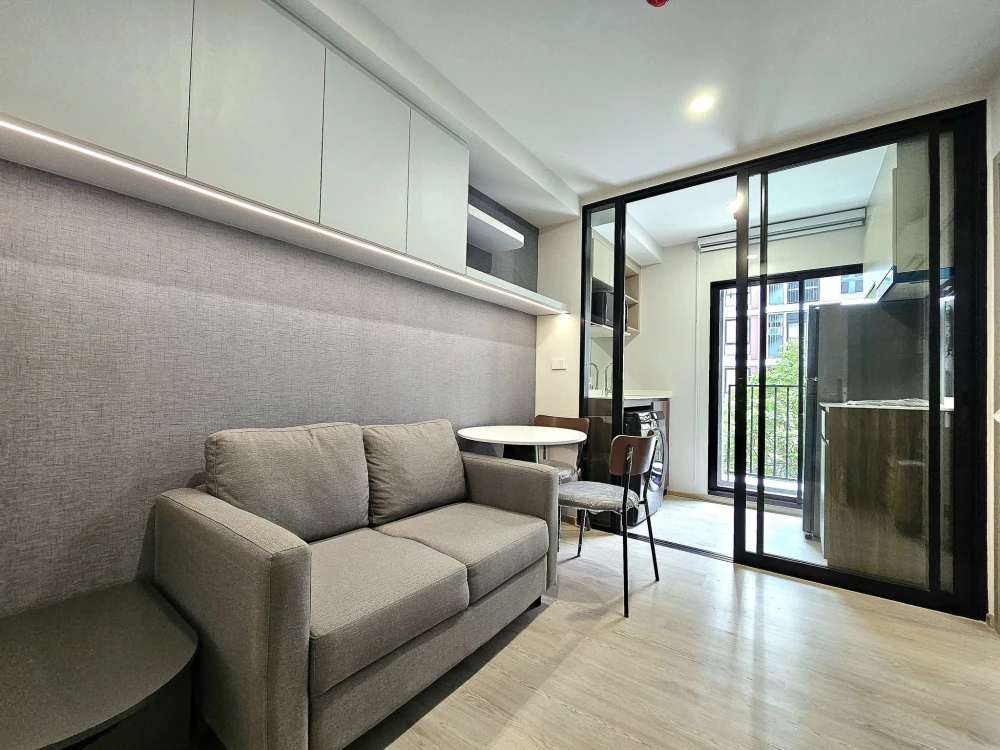 For rent: Nue Core Khu Khot Station, 3rd floor, pool view, fully furnished, book now, don't miss out.