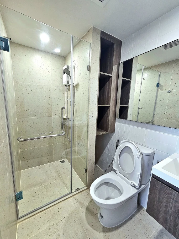 For rent: Nue Core Khu Khot Station, 3rd floor, pool view, fully furnished, book now, don't miss out.