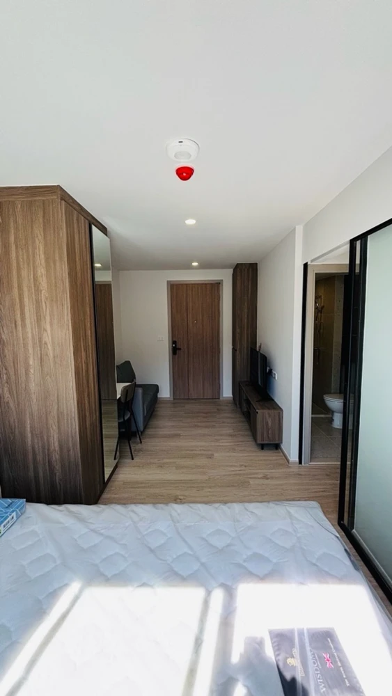 For rent: Nue Core Khu Khot Station, 7th floor, pool view, fully furnished, ready to move in. Book now!