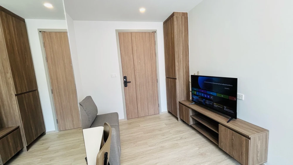 For rent: Nue Core Khu Khot Station, 7th floor, pool view, fully furnished, ready to move in. Book now!