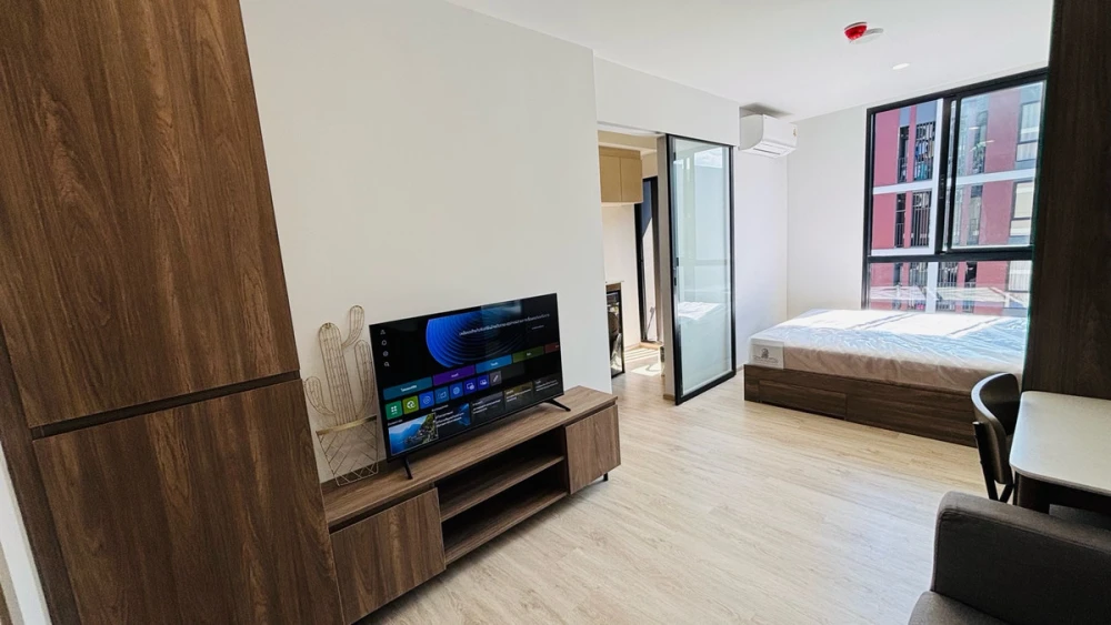 For rent: Nue Core Khu Khot Station, 7th floor, pool view, fully furnished, ready to move in. Book now!