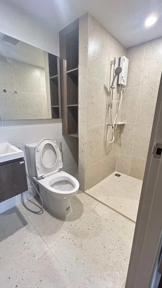 For rent: Nue Core Khu Khot Station, 7th floor, fully furnished, ready to move in, reserve now, don't miss out.