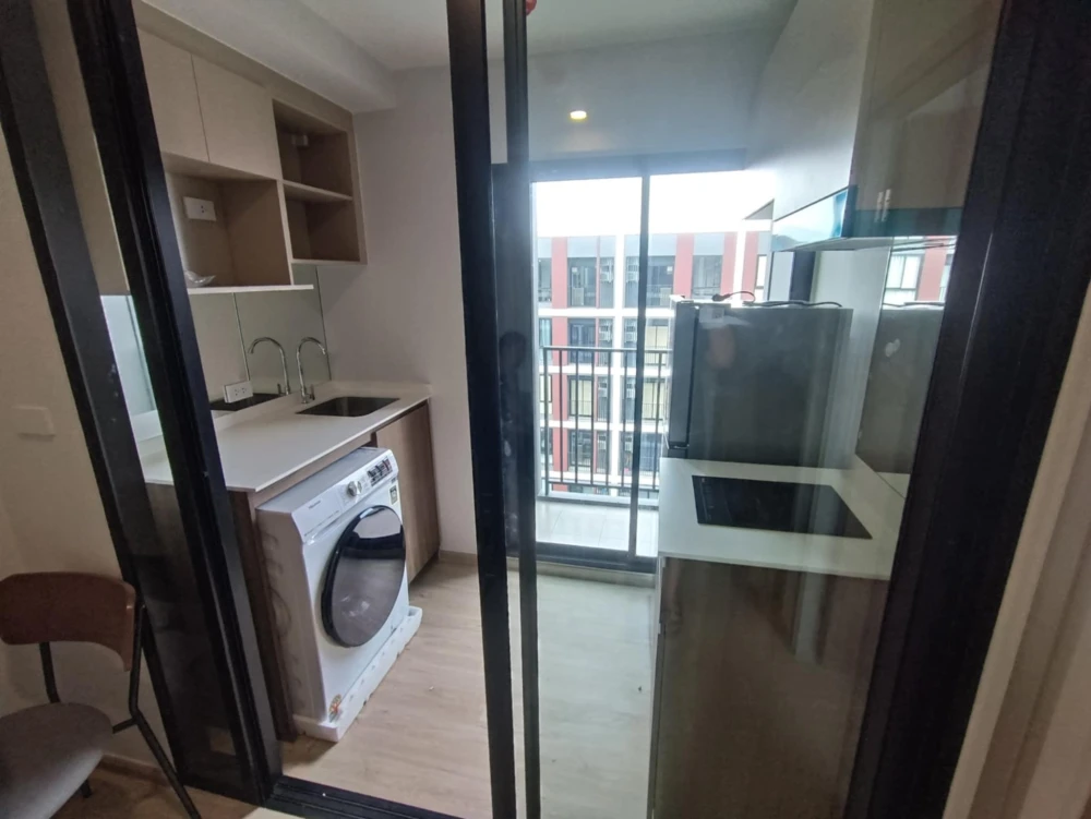For rent Nue Core Khu khot Station, 8th floor, swimming pool view, fully furnished, book now, hurry!
