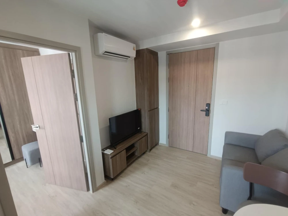 For rent Nue Core Khu khot Station, 8th floor, swimming pool view, fully furnished, book now, hurry!