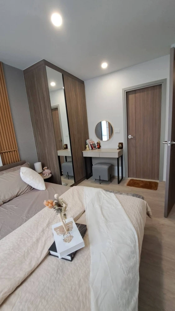 Rooms for rent near Nue Core Khu Khot Station. Nice and comfortable rooms with complete amenities. Book now before it's too late!!