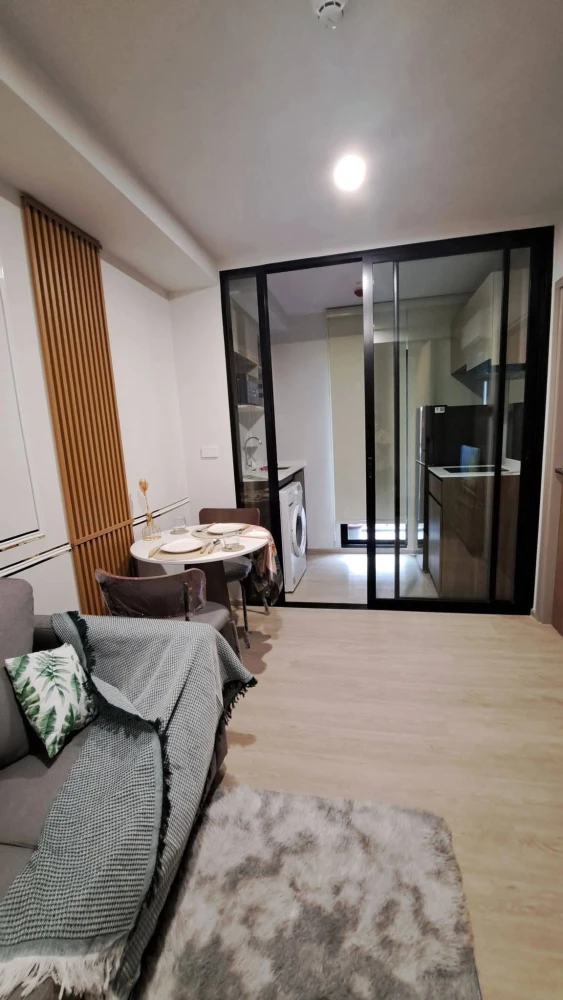 Rooms for rent near Nue Core Khu Khot Station. Nice and comfortable rooms with complete amenities. Book now before it's too late!!