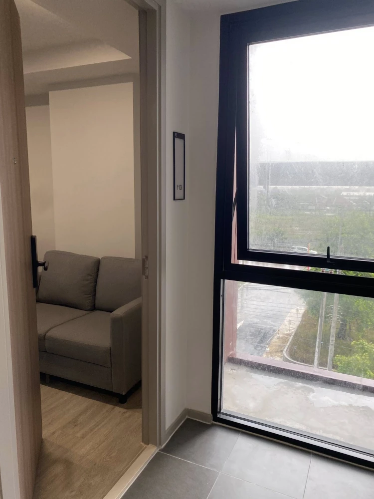 For rent: Nue Core Khu Khot Station, fully furnished + appliances, separate kitchen, quiet corner room, must arrange.