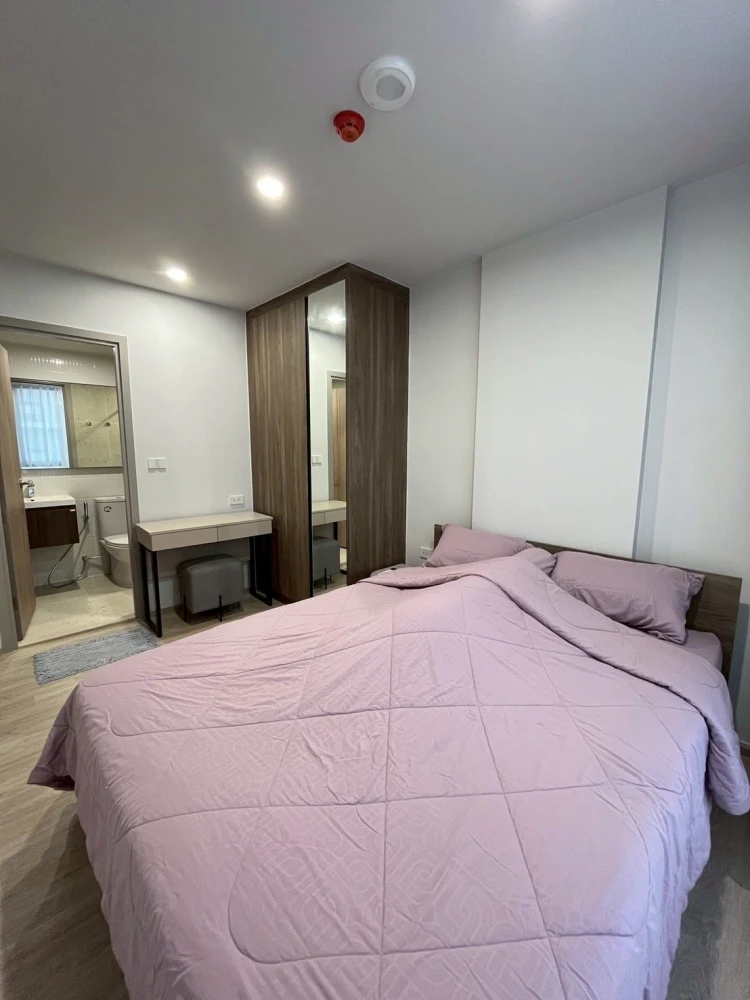 For rent: Nue Core Khu Khot Station, fully furnished + appliances, separate kitchen, quiet corner room, must arrange.