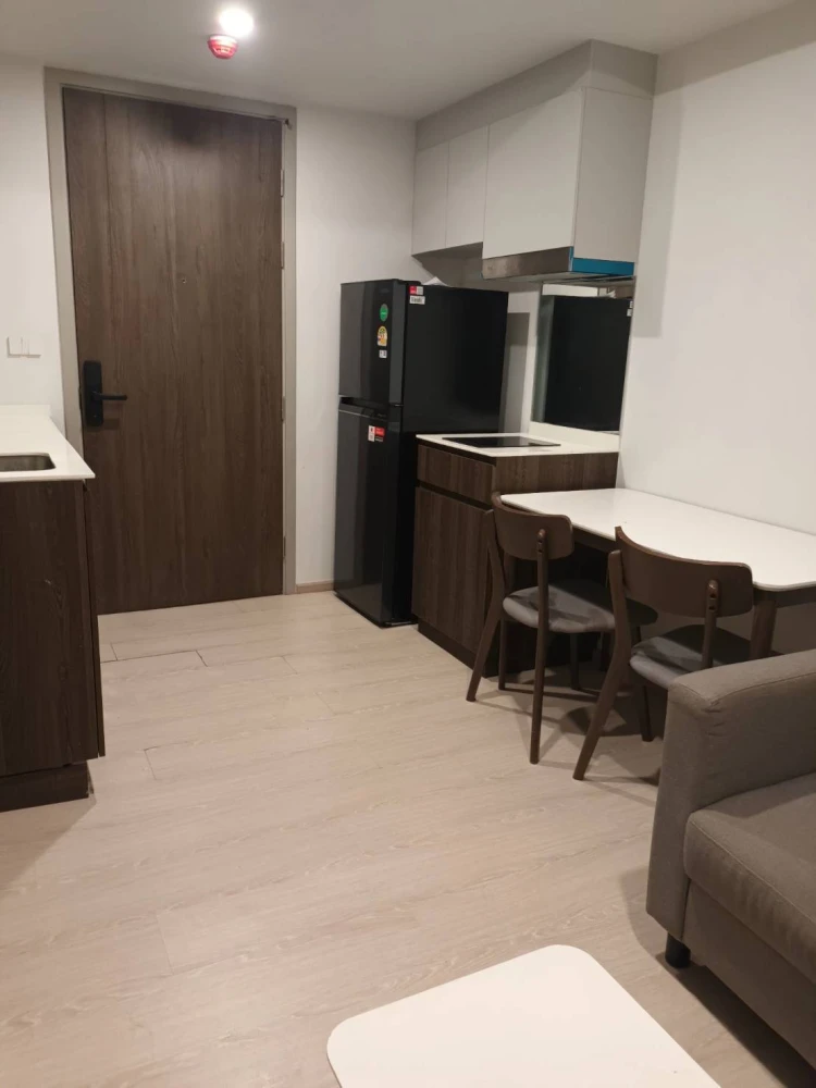 For rent: Nue Cross Khu Khot Station, 2nd floor, comes with complete furniture and electrical appliances. Reserve now, hurry!