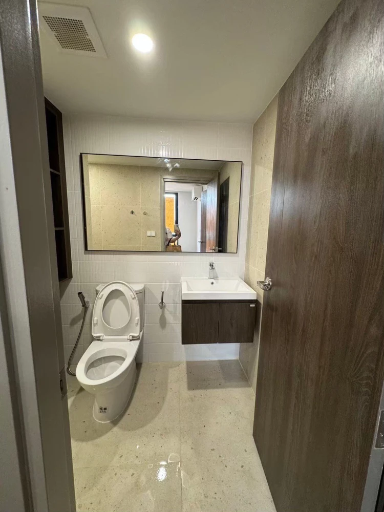 For rent: Nue Cross Khu Khot Station, 3rd floor, corner room, nice room, fully furnished, reserve now, hurry!