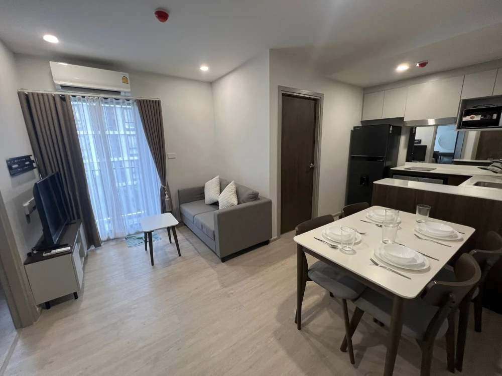 For rent: Nue Cross Khu Khot Station, 4th floor, corner room, swimming pool view, fully furnished, ready to move in, reserve now